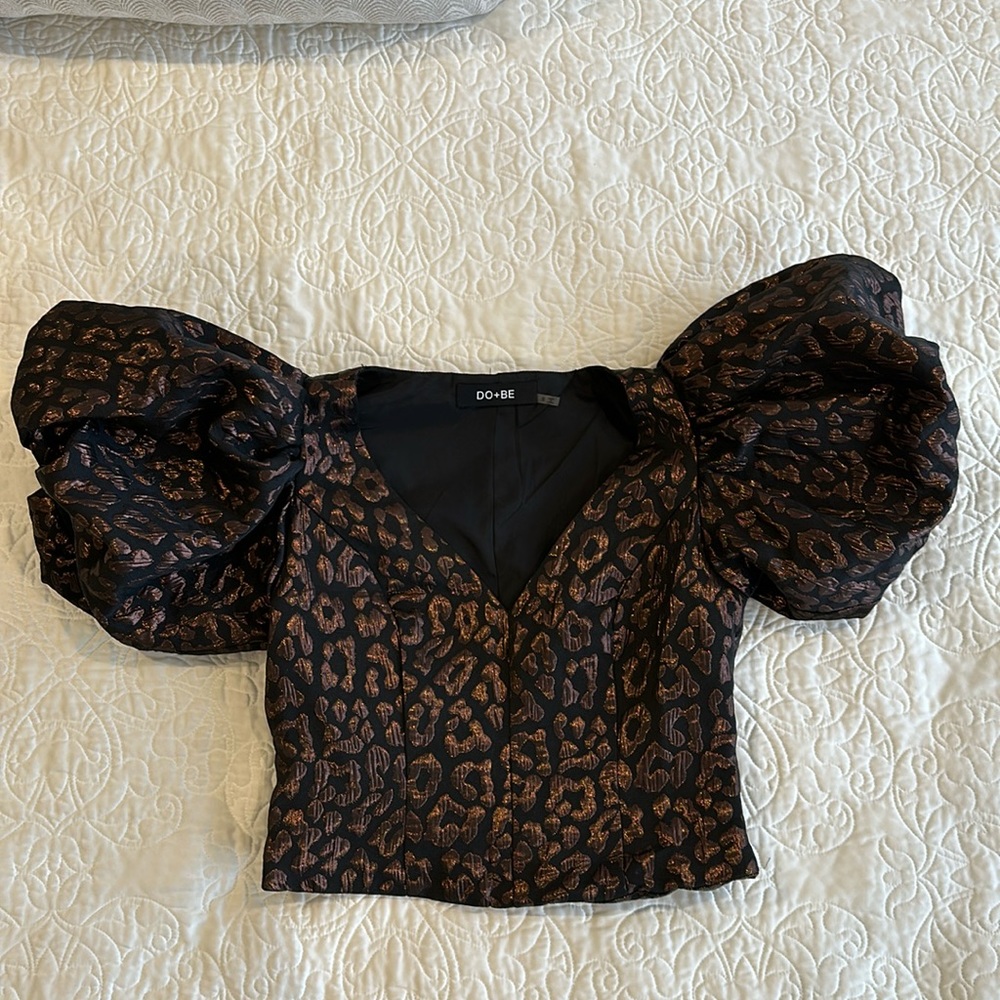 DO+BE shimmery cheetah slight crop top! Like new! Says S but fits like XS. Love!